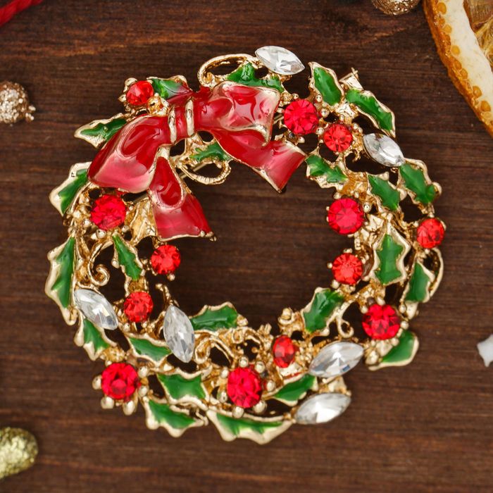 Брошь "Новогодняя сказка" венок праздничный, разноцветный в золоте