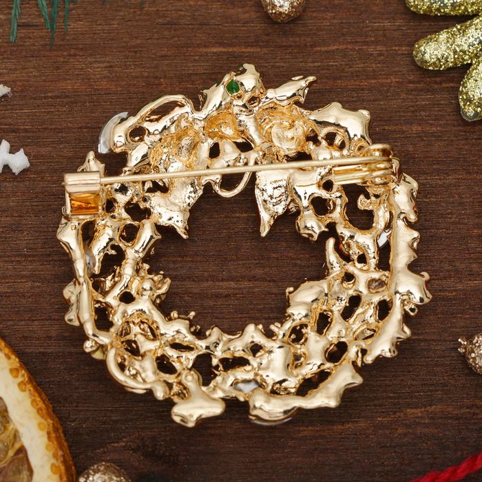 Брошь "Новогодняя сказка" венок праздничный, разноцветный в золоте