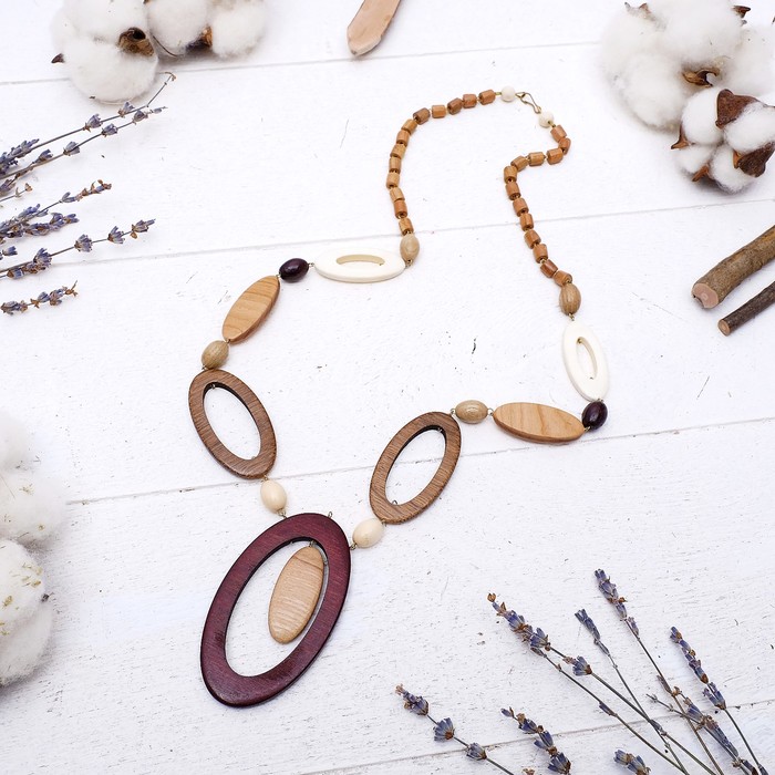 Колье ручная работа, деревянное "Таврика", цвет молочный