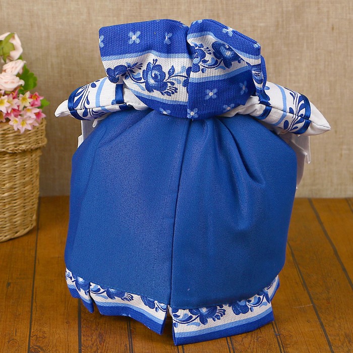 Грелка на чайник «Барыня с фартуком», малая