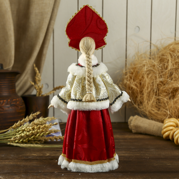 Сувенирная кукла "Девушка в бежевой шубке" 30х13 см МИКС