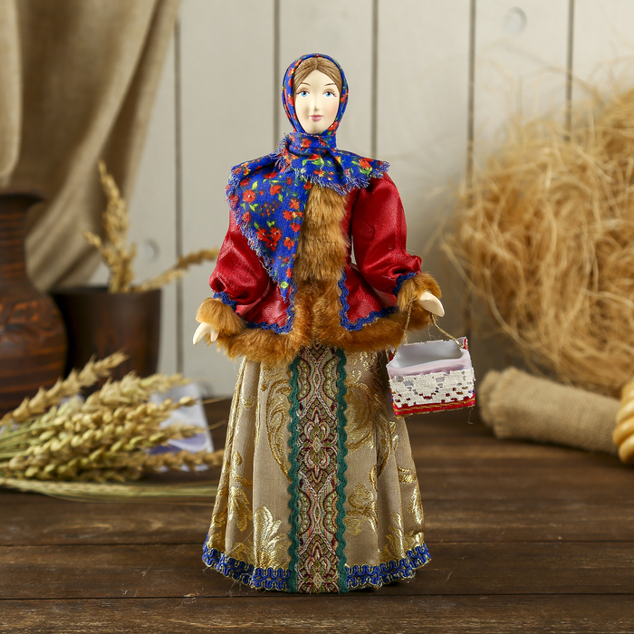 Сувенирная кукла "Девушка в платочке" 30х13 см МИКС