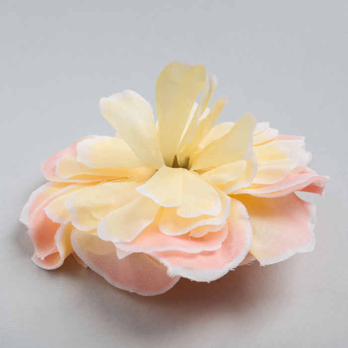 Персиковый цветок для декора