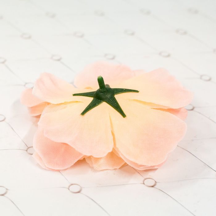 Розово-кремовый цветок для декора