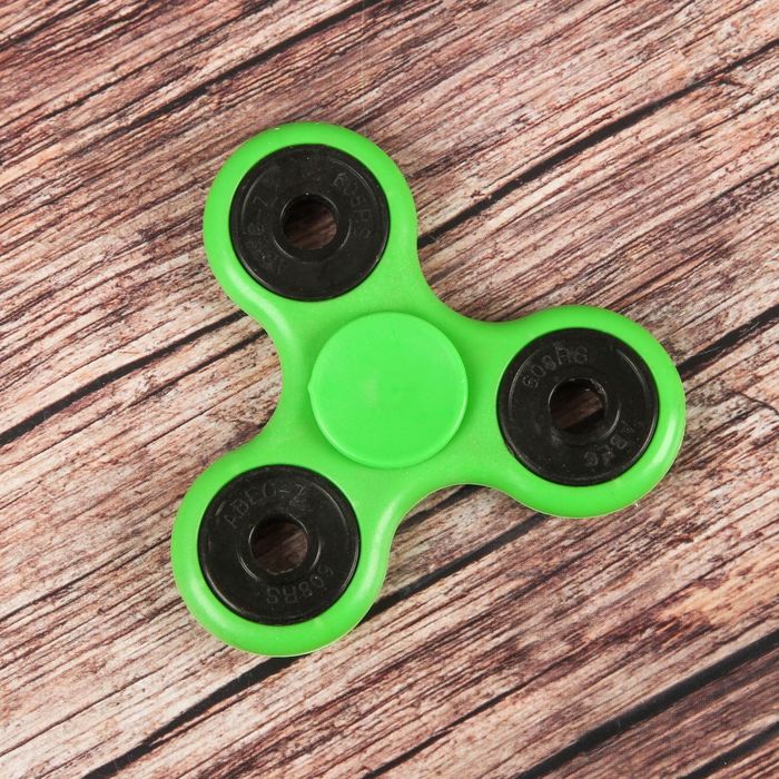 Спиннер "Классика" зелёный, подшибник с пластик. заглушкой 6,5*6,5*1
