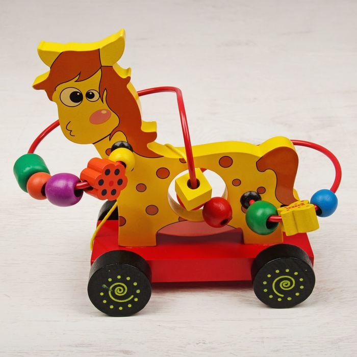 Лабиринт - каталка "Жёлтая лошадка"