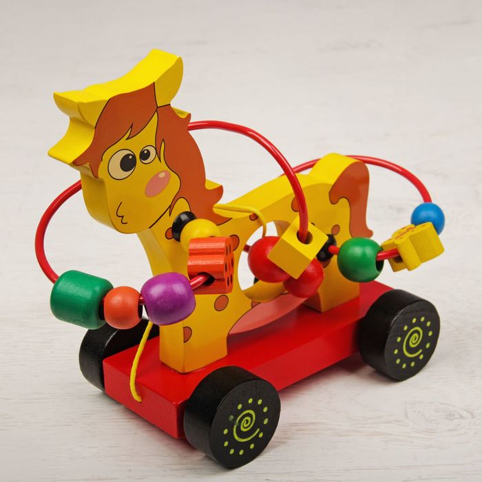 Лабиринт - каталка "Жёлтая лошадка"