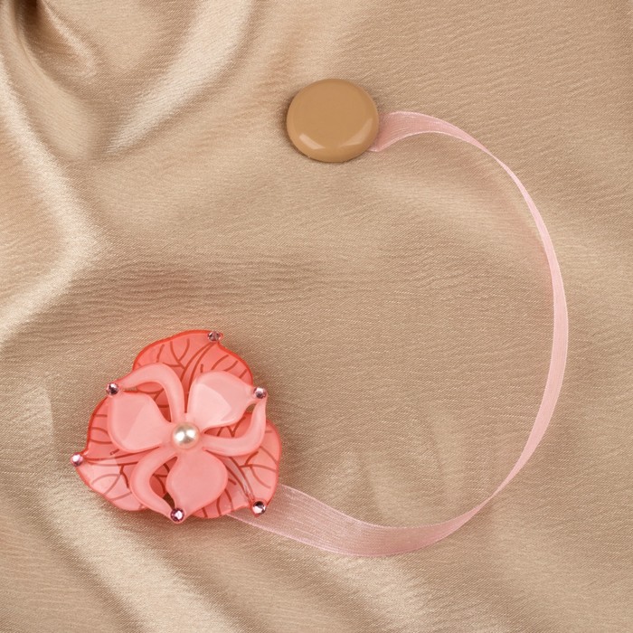 Подхват для штор на ленте "Цветок нежный с жемчужиной", d=6см, цвет розовый