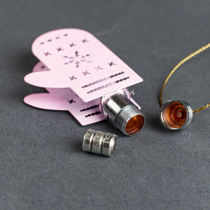 Подвеска световая "Варежка розовая" (батарейки в комплекте), 7,5 см, 1 LED, RGB