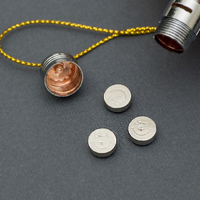 Подвеска световая "Варежка серебряная" (батарейки в комплекте), 7,5 см, 1 LED, RGB