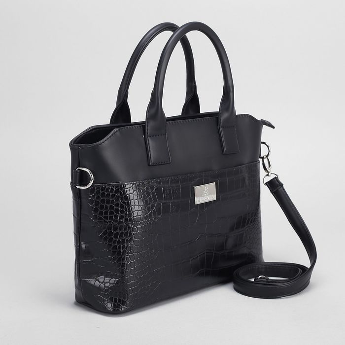 Сумка женская на молнии, 2 отдела, наружный карман, длинный ремень, цвет чёрный