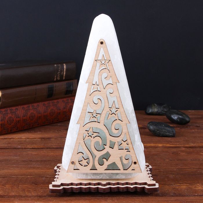 Соляной светильник "Елка большая", деревянный декор, цельный кристалл