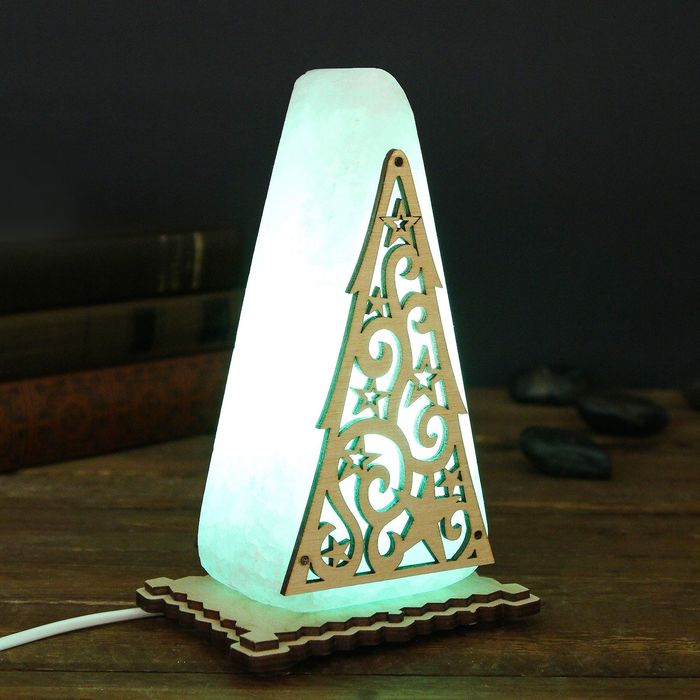 Соляной светильник "Елка большая", деревянный декор, цельный кристалл