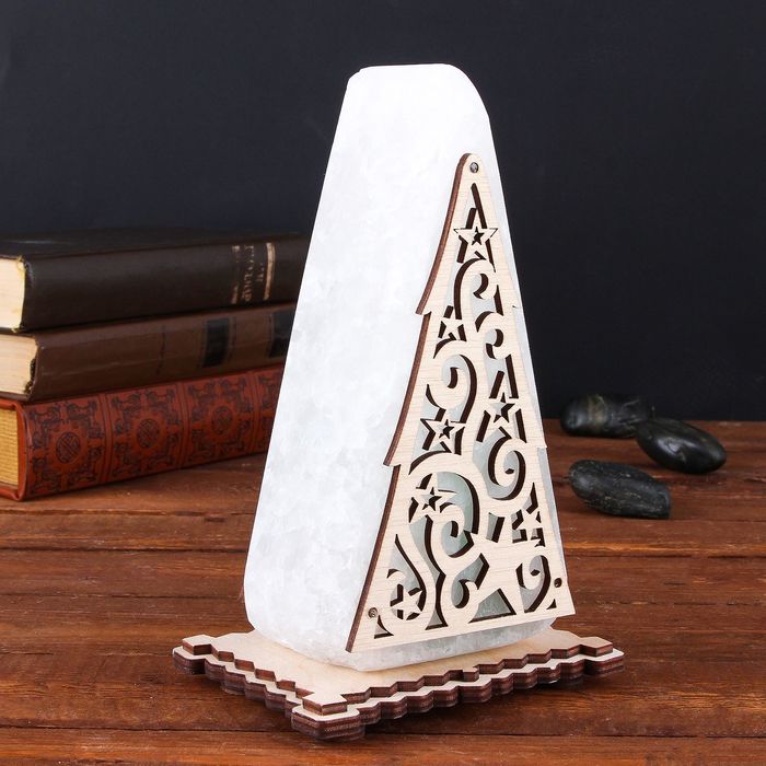 Соляной светильник "Елка большая", деревянный декор, цельный кристалл