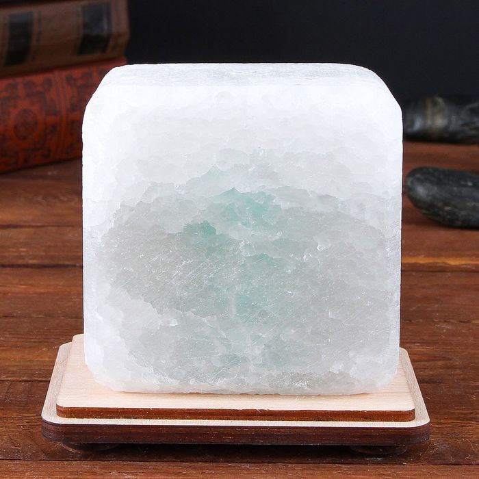 Соляной светильник "Квадратик", малый 8 х 8 х 6 см, цвет зеленый, цельный кристалл