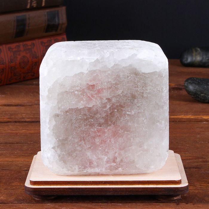 Соляной светильник "Квадратик", малый 8 х 8 х 6 см, цвет красный, цельный кристалл