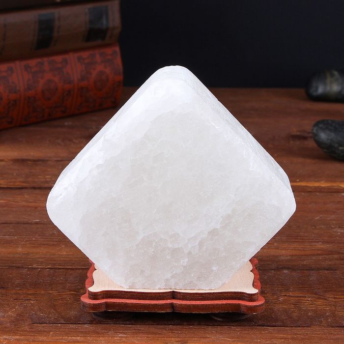 Соляной светильник USB "Радуга КУБИК", 8 х 8 см, цельный кристалл