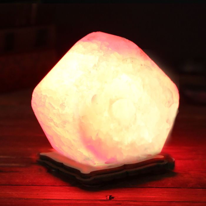 Соляной светильник USB "Радуга КУБИК", 8 х 8 см, цельный кристалл