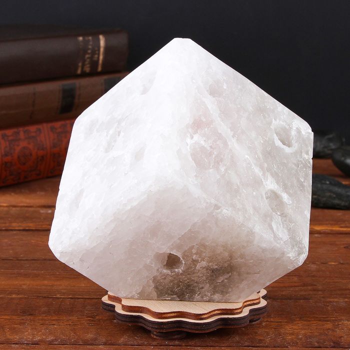 Соляной светильник "Кубик Зарик", малый, цвет красный, 10 х 10 см, цельный кристалл