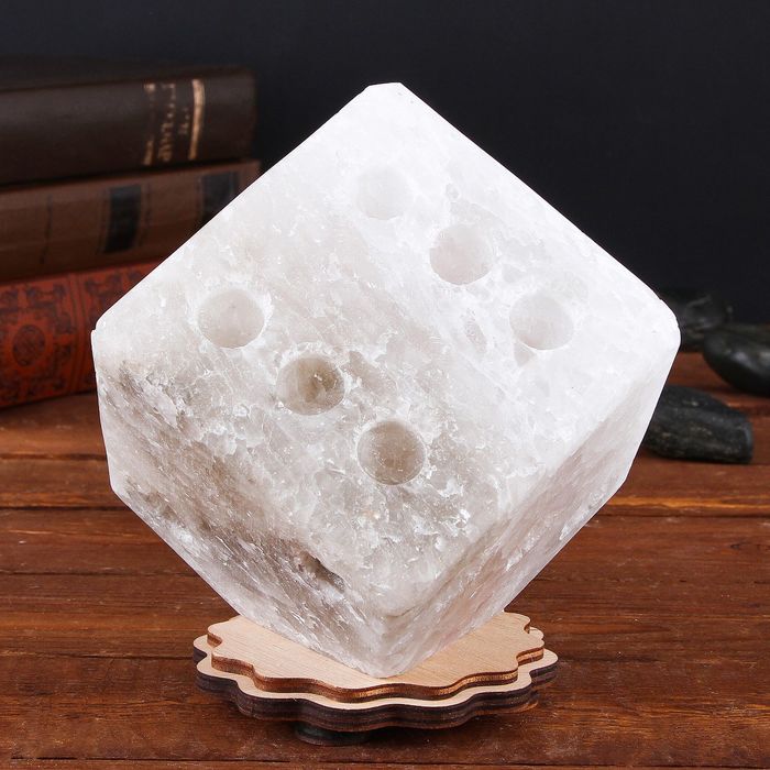 Соляной светильник "Кубик Зарик", малый, цвет красный, 10 х 10 см, цельный кристалл