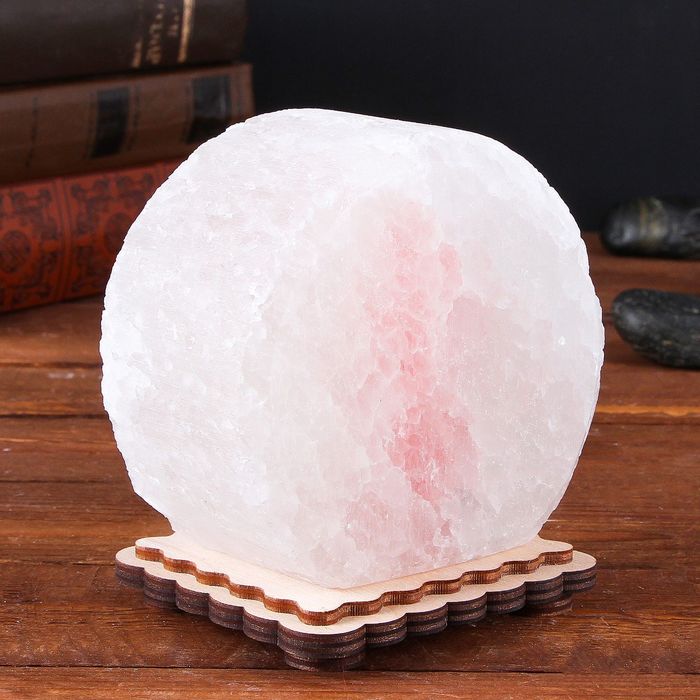 Соляной светильник "Круг", цвет красный, 8 х 8 х 6 см, цельный кристалл