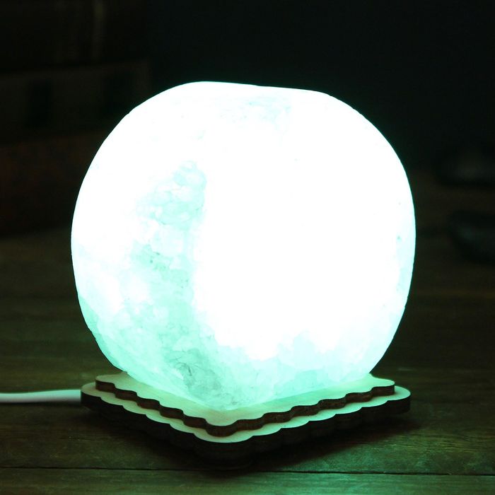 Соляной светильник "Круг", цвет зеленый, 8 х 8 х 6 см, цельный кристалл