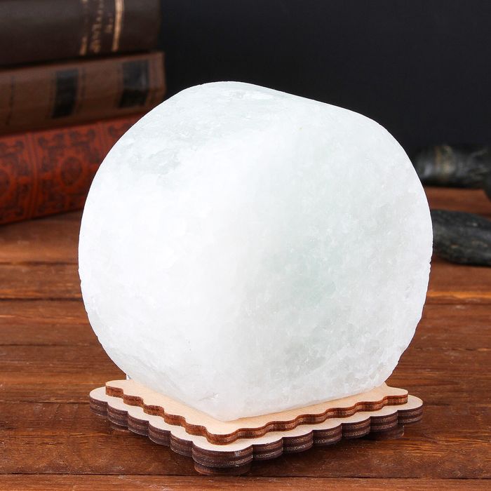 Соляной светильник "Круг", цвет зеленый, 8 х 8 х 6 см, цельный кристалл