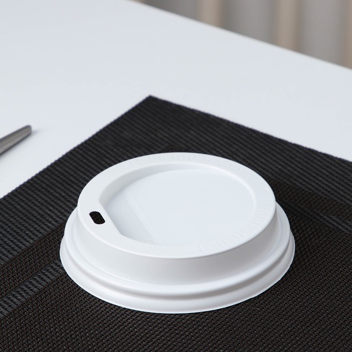 Крышка на стакан, белая с носиком, 9 см