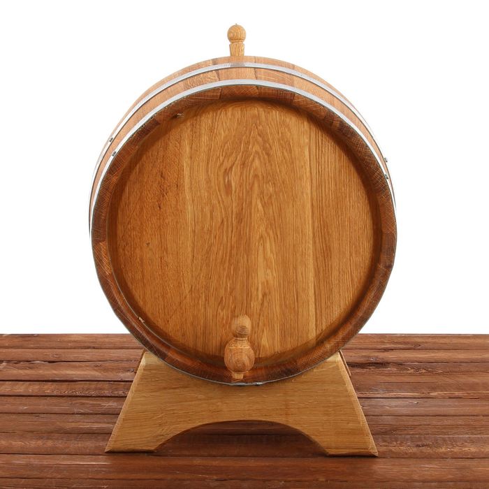 Бочка дубовая, 30 л, обруч из нержавеющей стали, на подставке