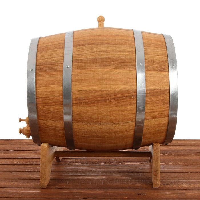 Бочка дубовая, 30 л, обруч из нержавеющей стали, на подставке
