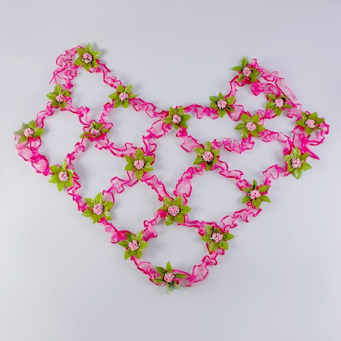 Украшение на капот "Сетка", цвет малиновый