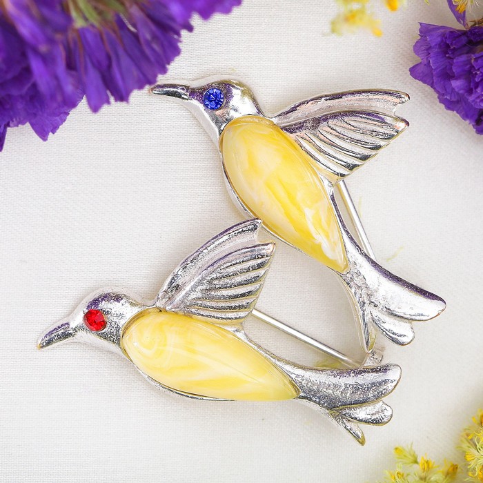 Брошь "Янтарь" колибри в посеребрении цвет МИКС
