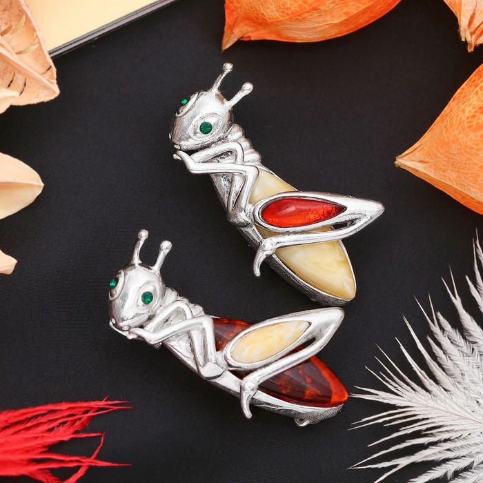 Брошь "Янтарь" кузнечик в посеребрении