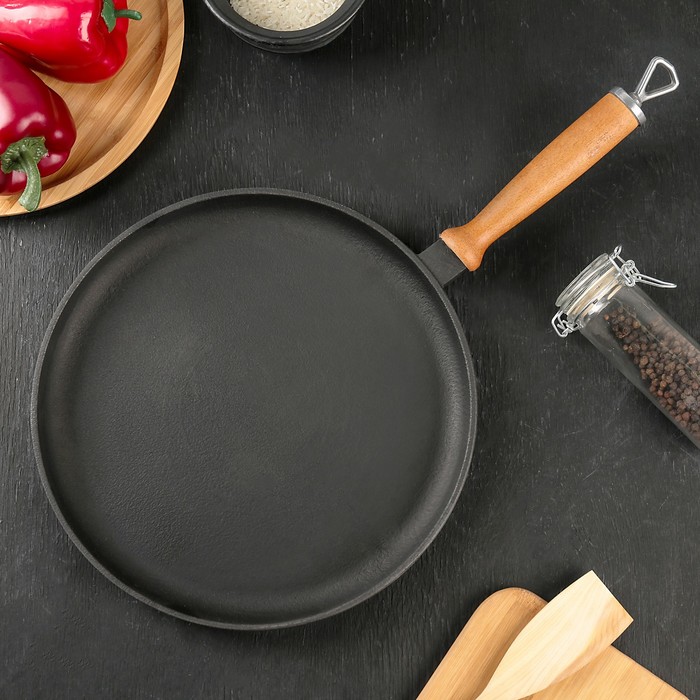 Сковорода чугунная блинная 26х2 см, деревянная ручка