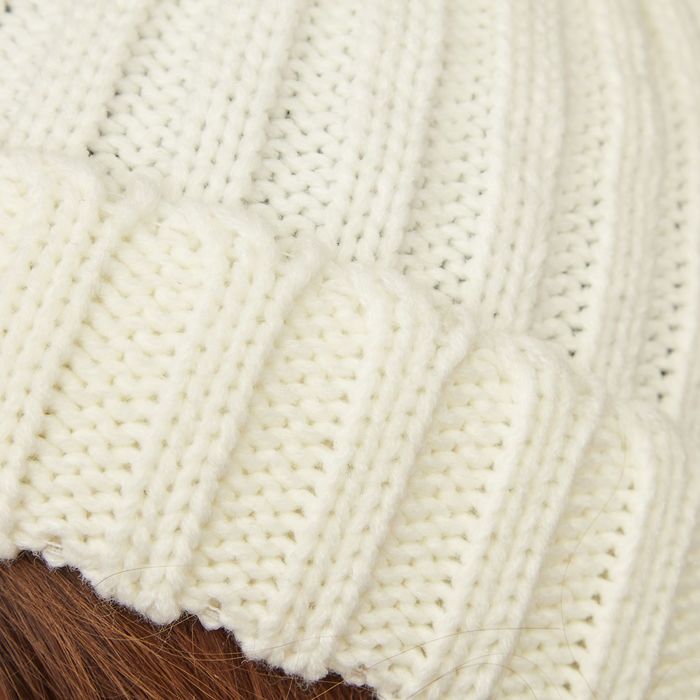 Шапка женская с помпоном "Амалия", размер 54-56, цвет белый