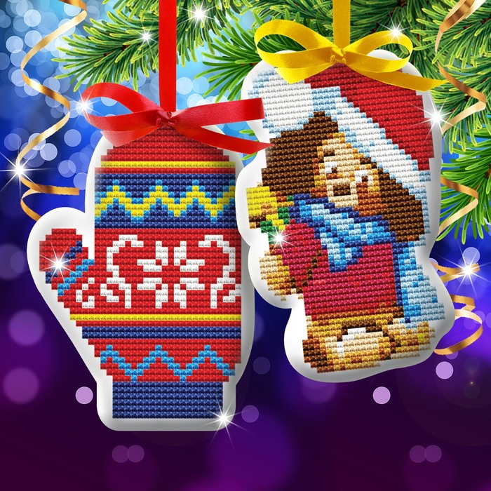 Новый год, вышивка крестиком на елочной подвеске "Щенок и варежка", основа 25*35 см