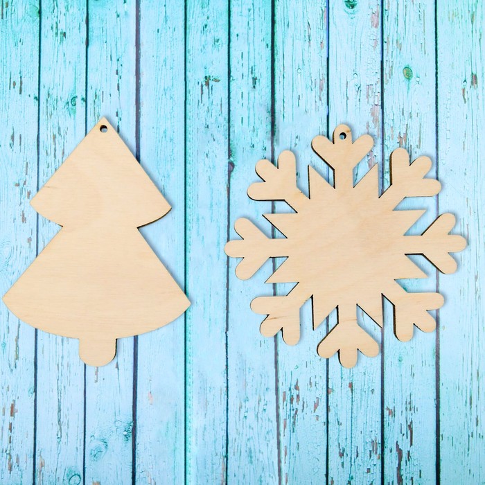 Подвеска "Снежинка и ель"