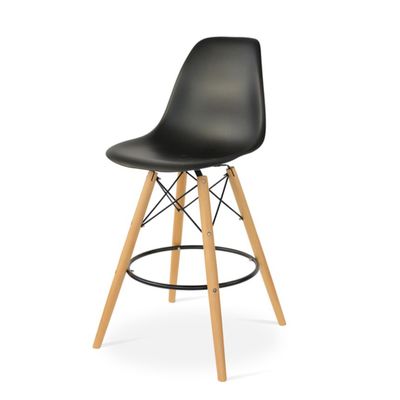 Черный барный стул eames