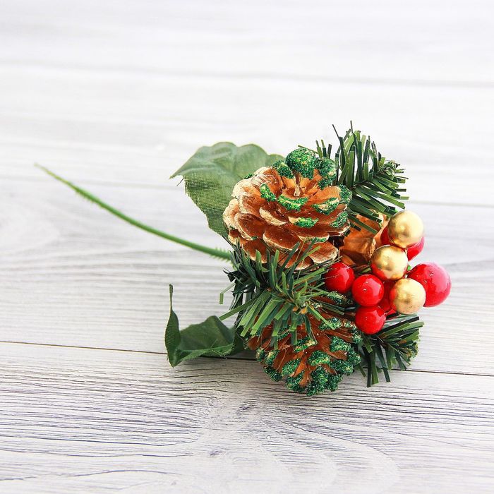 Декор "Новогодние мечты" ягодный 14 см