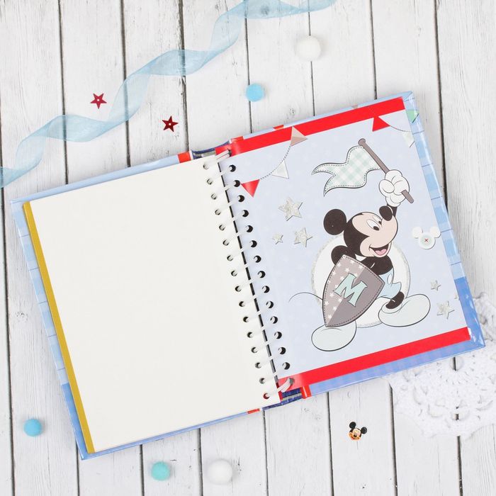 Подарочный набор: фотоальбом 10 магнит. листов, набор памятных коробочек в пенале "Мой первый год", Микки Маус, Дисней Беби