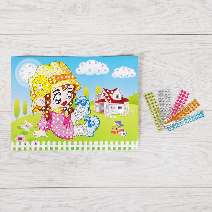 Аппликация круглыми стразами "Девочка во дворе"