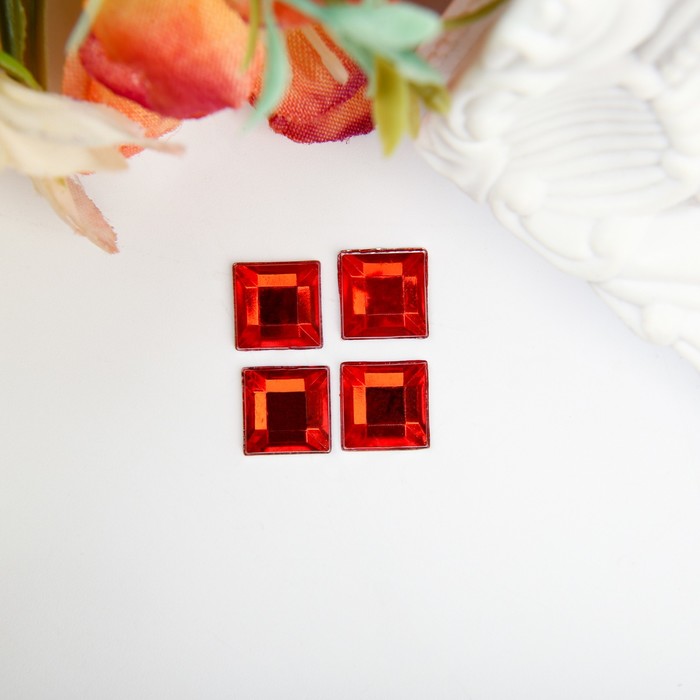 Декор для творчества пластик "Стразы квадрат. Красные" набор 36 шт 0,8х0,8 см