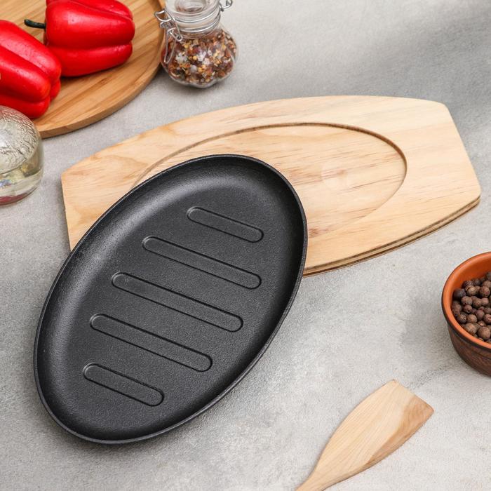 Сковорода 26,3х17 см "Овал. Гриль", на деревянной подставке