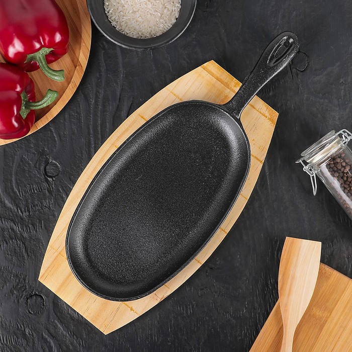 Сковорода 38,5х18 см "Овал" с ручкой, на деревянной подставке