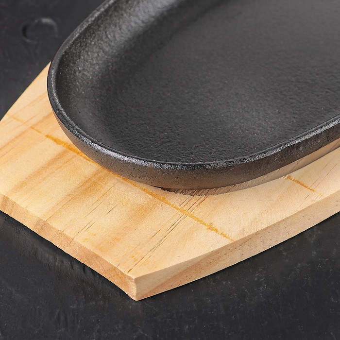 Сковорода 38,5х18 см "Овал" с ручкой, на деревянной подставке