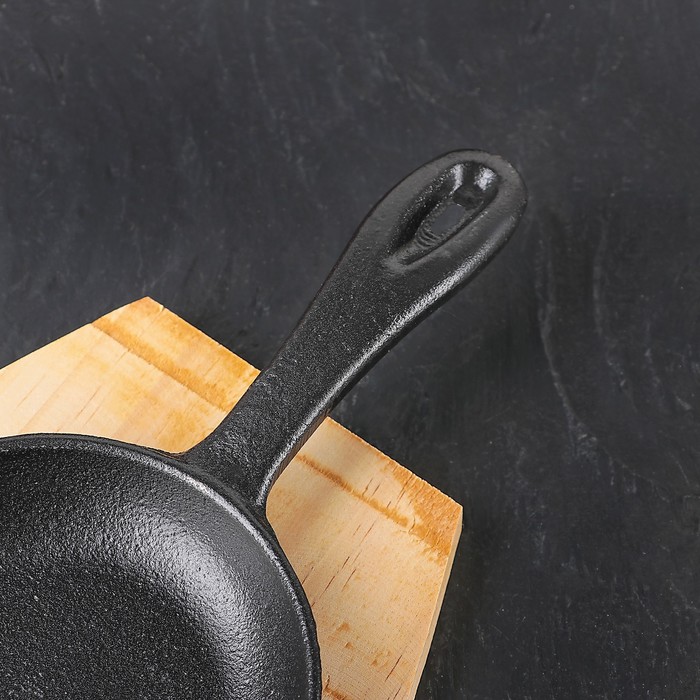 Сковорода 38,5х18 см "Овал" с ручкой, на деревянной подставке