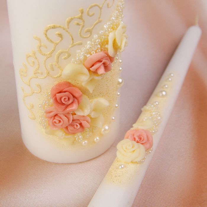 Семейный очаг "Андинна" контур цвета айвори, полимерная глина, бисер и жемчуг, розовый