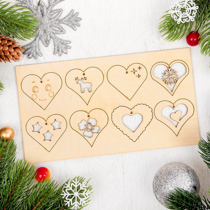 Деревянные подвески "Сердца " на планшетке 8 шт.