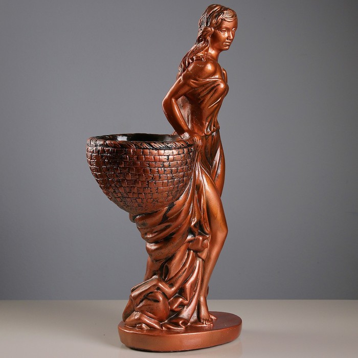 Фигурное кашпо "Девушка с корзиной" медь 64см