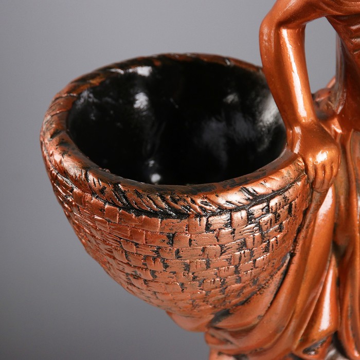 Фигурное кашпо "Девушка с корзиной" медь 64см